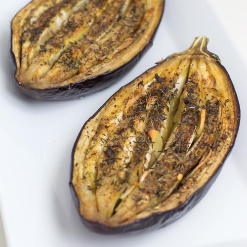 Pečený baklažán s cesnakom