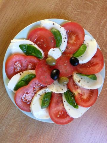 U nás Caprese takto :-)...